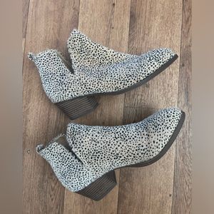 Size 10 Spotted Faux Fur Women’s Ankle Boots
